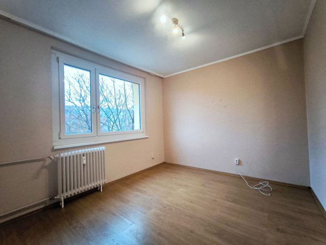 Eladó téglalakás, Győrött 55 M Ft, 3 szobás