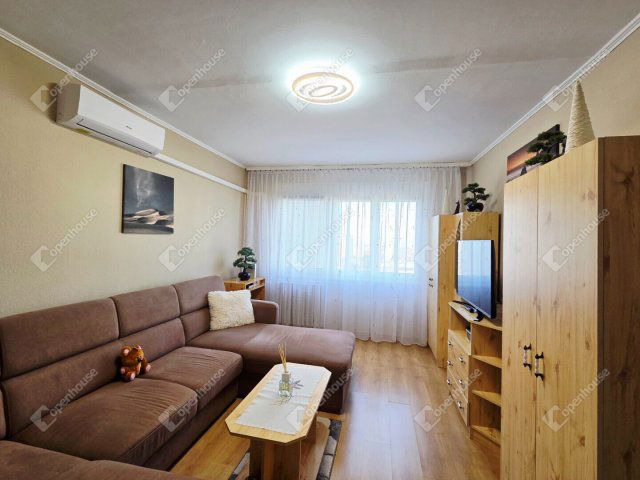 Eladó panellakás, Székesfehérvárott 49.9 M Ft, 2 szobás
