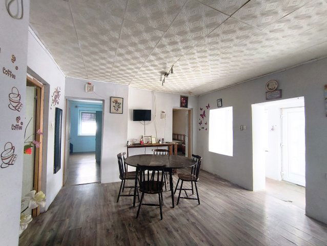 Eladó családi ház, Batéban 21.8 M Ft, 2 szobás