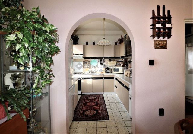 Eladó családi ház, Törökbálinton 139 M Ft, 9 szobás