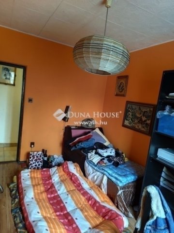 Eladó családi ház, Budapesten, XV. kerületben 110 M Ft, 6 szobás