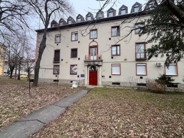 Eladó téglalakás, Pécsett 29.9 M Ft, 2 szobás