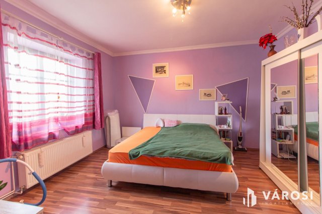 Eladó családi ház, Győrött 101.9 M Ft, 3 szobás