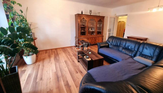 Eladó téglalakás, Szegeden 139.9 M Ft, 4 szobás