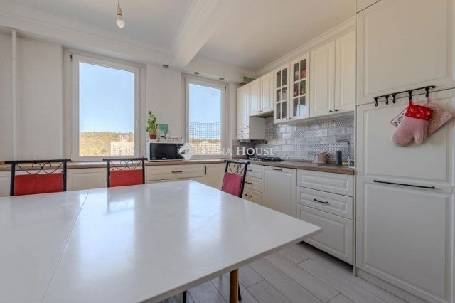 Eladó panellakás, Budapesten, III. kerületben 149.99 M Ft