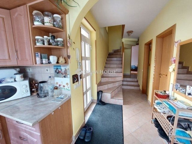 Eladó családi ház, Budapesten, III. kerületben 230 M Ft