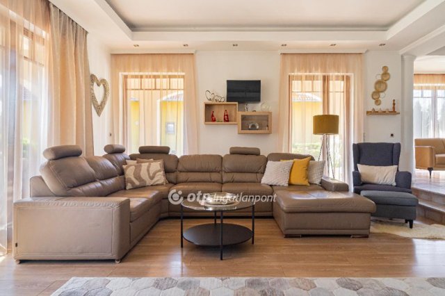 Eladó családi ház, Siófokon 375 M Ft, 6 szobás