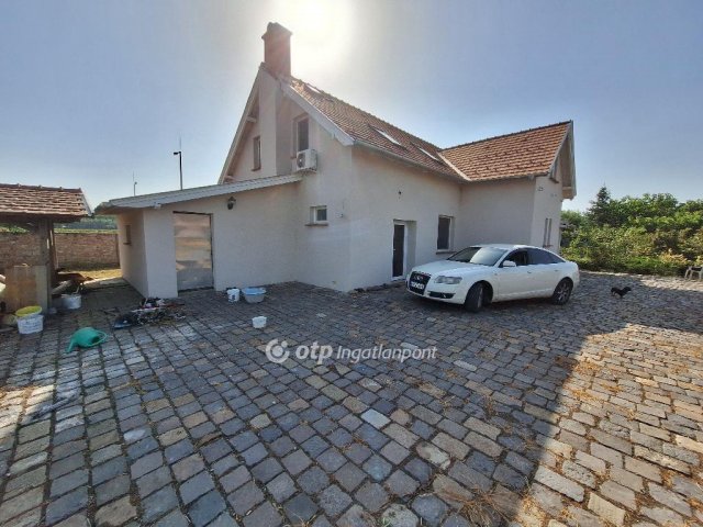 Eladó családi ház, Nagyréven 68.8 M Ft, 5 szobás