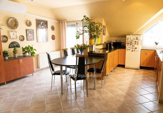 Eladó téglalakás, Budapesten, IV. kerületben 170 M Ft