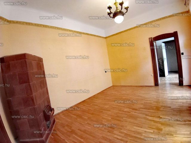 Eladó téglalakás, Budapesten, VI. kerületben 94.9 M Ft, 2 szobás