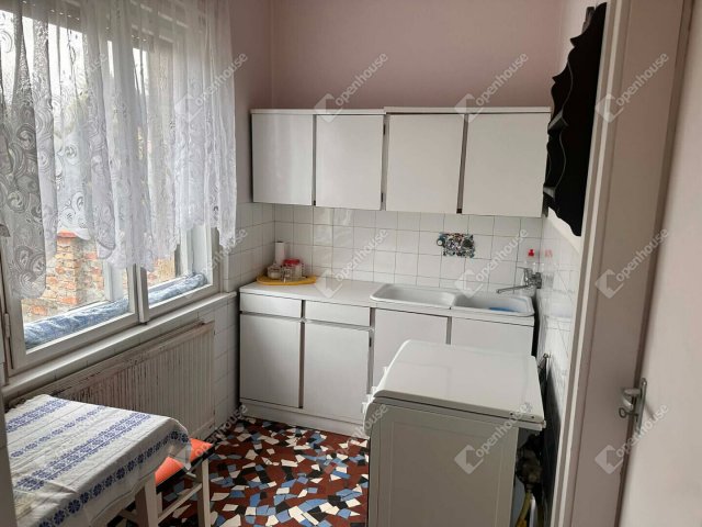 Eladó családi ház, Győrött 56.9 M Ft, 3 szobás