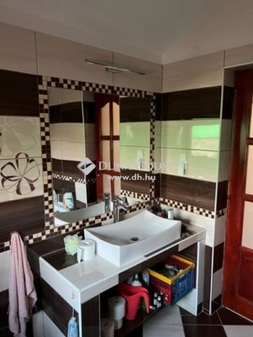 Eladó családi ház, Budapesten, XX. kerületben 97 M Ft, 6 szobás