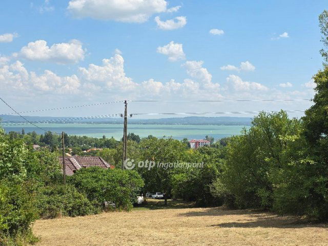 Eladó családi ház, Révfülöpön 139.9 M Ft, 6 szobás