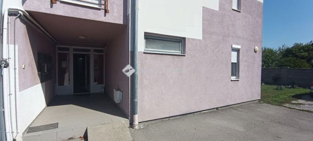 Eladó téglalakás, Szentlőrincen 44.999 M Ft, 3 szobás