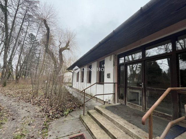 Eladó nyaraló, Dobozon, Virág utcában 98 M Ft, 28 szobás