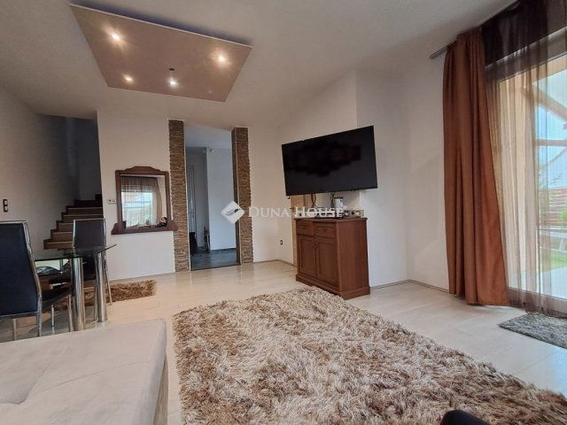 Eladó ikerház, Debrecenben 129 M Ft, 4 szobás