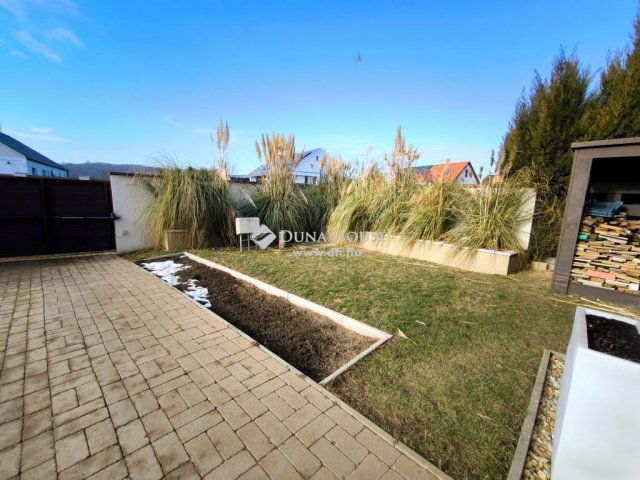 Eladó családi ház, Csobánkán 299 M Ft, 2 szobás