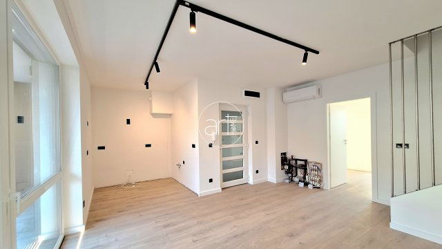 Eladó téglalakás, Szegeden 95.9 M Ft, 4 szobás