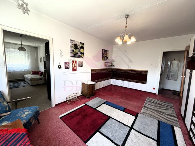 Kiadó panellakás, albérlet, Debrecenben 150 E Ft / hó, 3 szobás