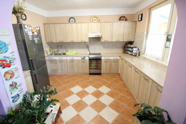 Eladó családi ház, Szegeden 109 M Ft, 3+2 szobás