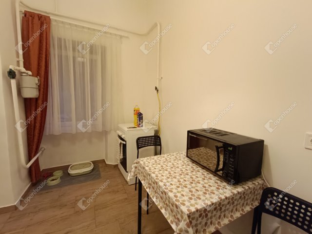 Eladó téglalakás, Sopronban 22 M Ft, 1 szobás