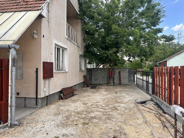 Eladó családi ház, Szigetszentmiklóson 97 M Ft, 6 szobás