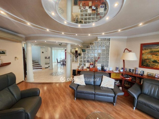 Eladó családi ház, Budapesten, XVIII. kerületben 269.9 M Ft