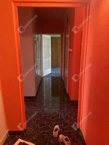 Eladó panellakás, Szegeden 58.5 M Ft, 4 szobás