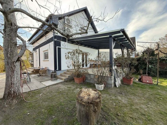 Eladó nyaraló, Kiskunmajsán 59.9 M Ft, 3 szobás