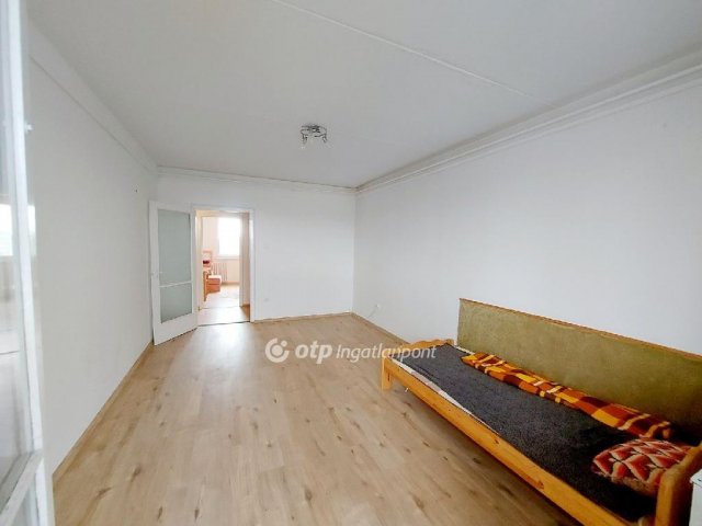 Eladó panellakás, Miskolcon 31.9 M Ft, 2 szobás
