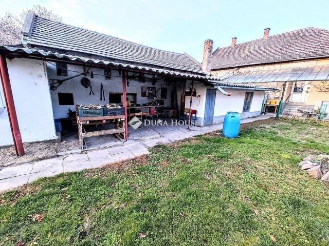 Eladó családi ház, Szegeden 90 M Ft, 4 szobás