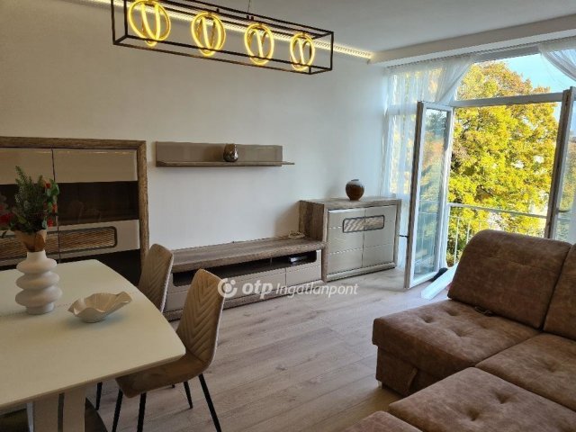 Eladó téglalakás, Budapesten, XII. kerületben 129.9 M Ft