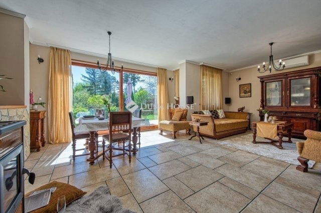 Eladó családi ház, Szentendrén 175 M Ft, 5 szobás