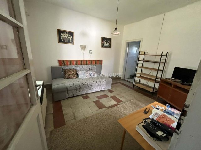 Eladó családi ház, Lázin 25.9 M Ft, 2 szobás