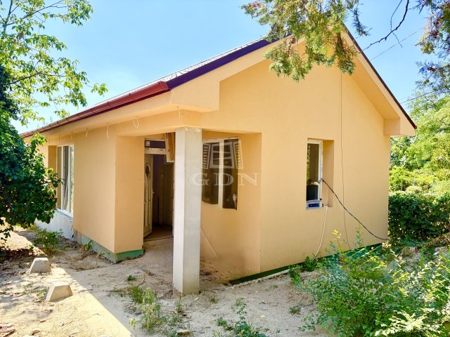 Eladó családi ház, Mogyoródon 67.99 M Ft, 3 szobás