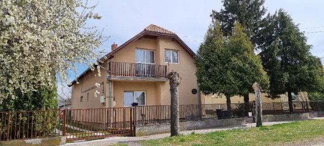 Eladó családi ház, Siófokon 55 M Ft, 4 szobás