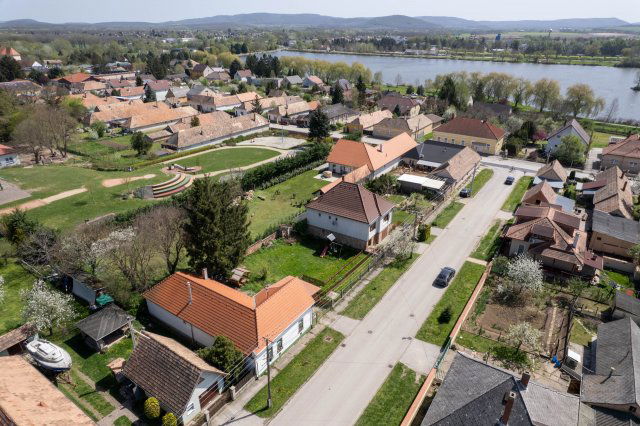 Eladó családi ház, Környén 53.5 M Ft, 3 szobás