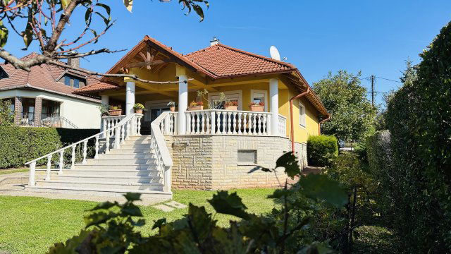 Eladó családi ház, Paloznakon 195 M Ft, 4 szobás