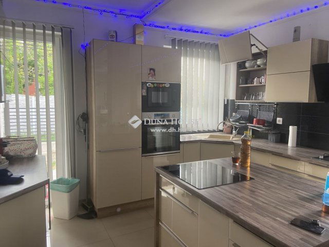 Eladó családi ház, Érden 133.7 M Ft, 4 szobás