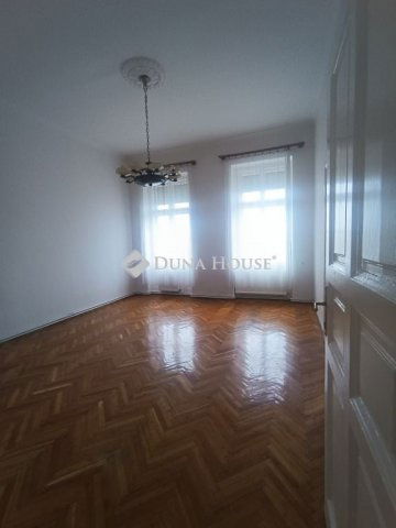 Eladó téglalakás, Budapesten, VIII. kerületben, Kerepesi úton