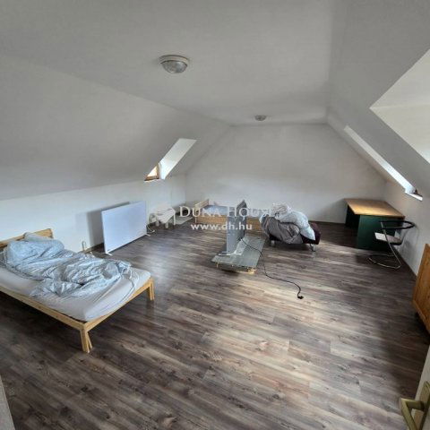 Kiadó családi ház, albérlet, Kecskeméten 1200 E Ft / hó