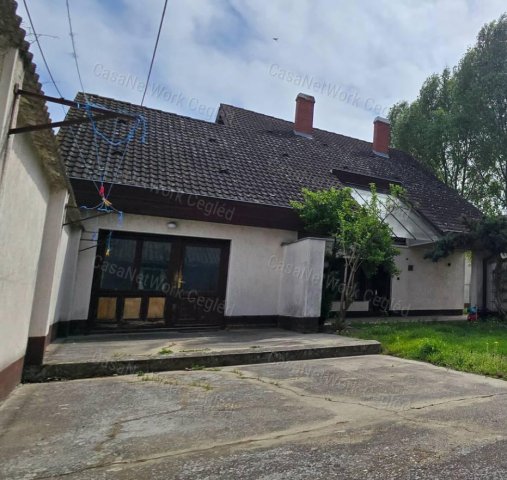 Eladó családi ház, Cegléden 115 M Ft, 5 szobás