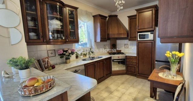 Eladó családi ház, Kecskeméten 139.9 M Ft, 4 szobás