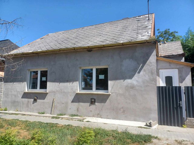 Eladó családi ház, Zagyvarékason 13.9 M Ft, 2 szobás