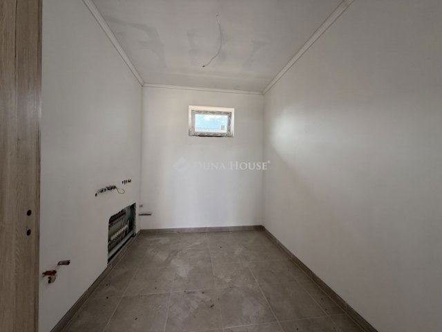 Eladó ikerház, Szigetcsépen 91.9 M Ft, 5 szobás