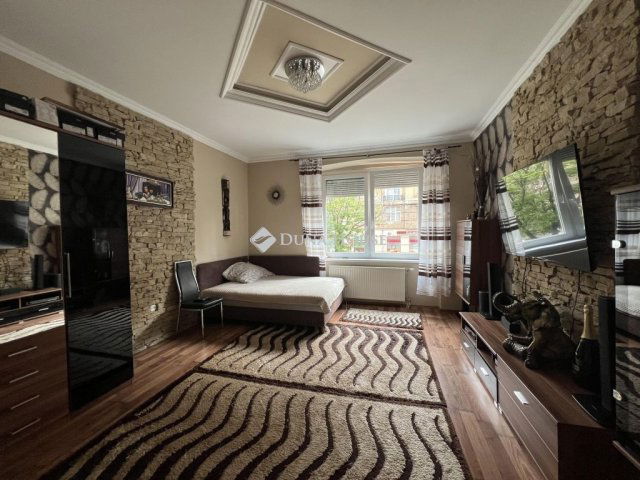 Eladó családi ház, Budapesten, VIII. kerületben 329 M Ft