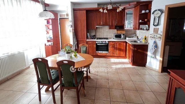 Eladó téglalakás, Szigetszentmiklóson 65.9 M Ft, 1+1 szobás