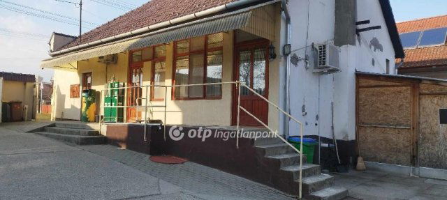 Eladó üzlethelyiség, Pakson 64.99 M Ft / költözzbe.hu