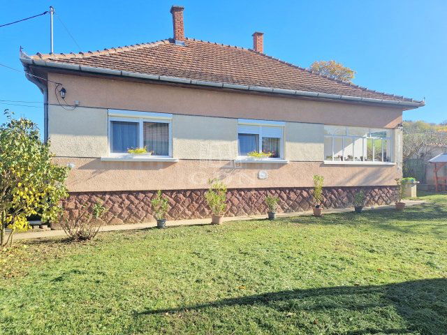 Eladó családi ház, Káváson 46.9 M Ft, 3 szobás