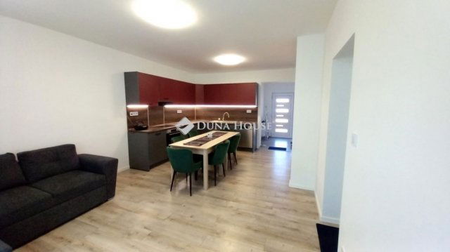 Eladó családi ház, Debrecenben 95 M Ft, 3 szobás